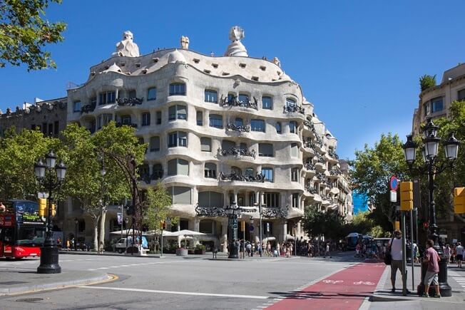 visit la pedrera by day and night exterior barcelona