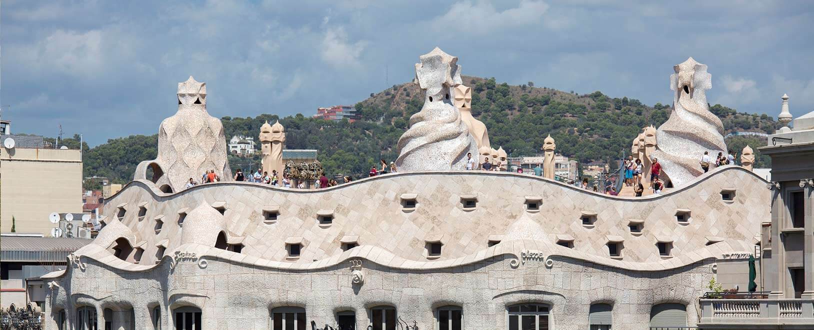 home la pedrera casa mila barcelona