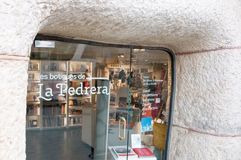 usos actuales pedrera comercial tienda