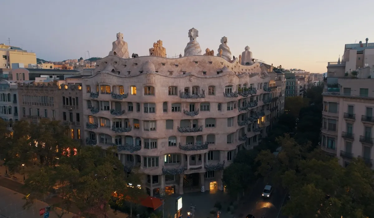 ラ・ペドレラ – カサ・ミラ（La Pedrera – Casa Milà）完全見学ガイド