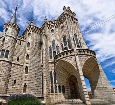 Palau Episcopal Gaudí