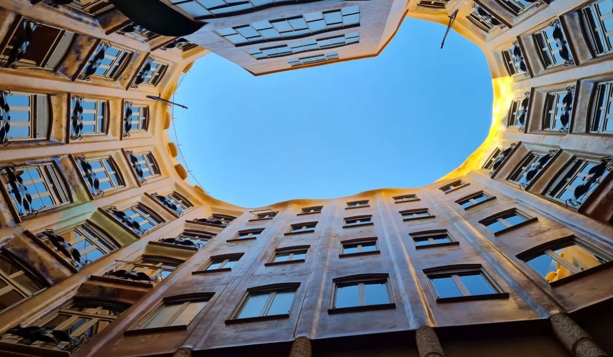 Der Schmetterlingshof der La Pedrera - Casa Milà