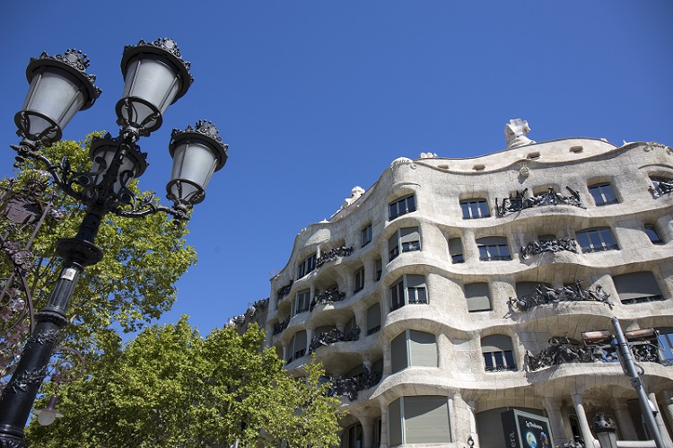 fundacion cataluña la pedrera