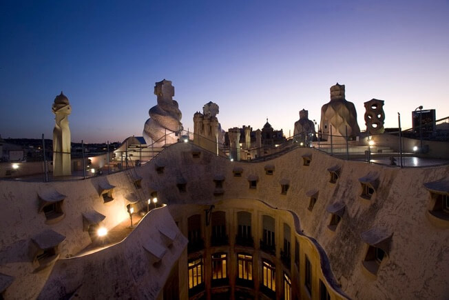 visita noche pedrera azotea gaudi