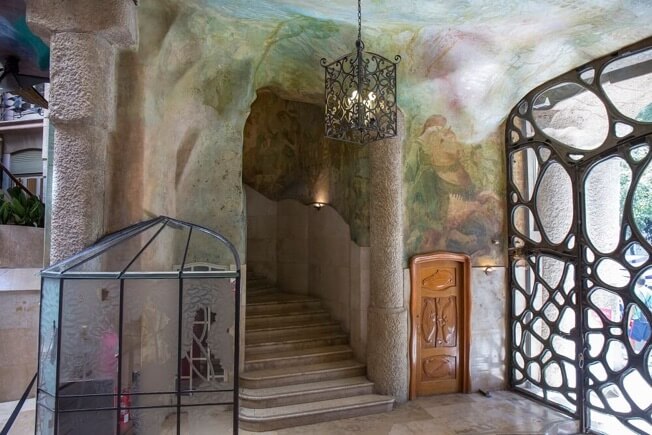 visita pedrera awakening patio naturaleza