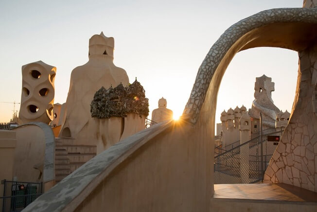 visita pedrera awakening azotea gaudi
