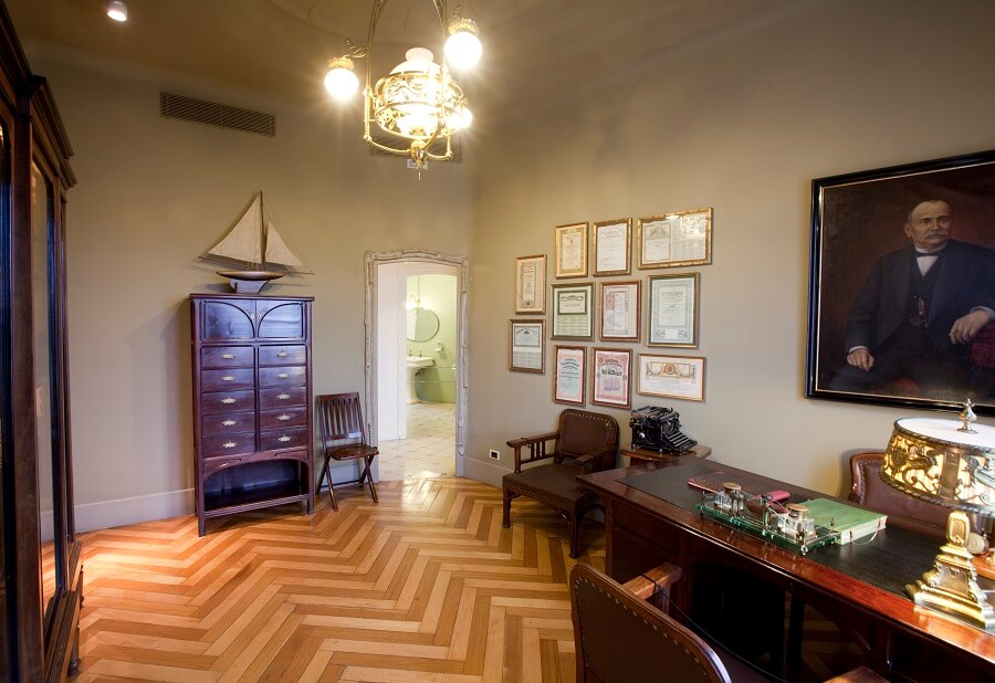 visita pedrera premium despatx gaudi