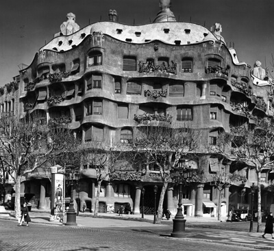 cronologia pedrera fachada historia