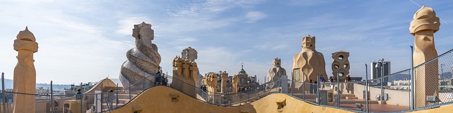 el terrat de la pedrera de dia per grups